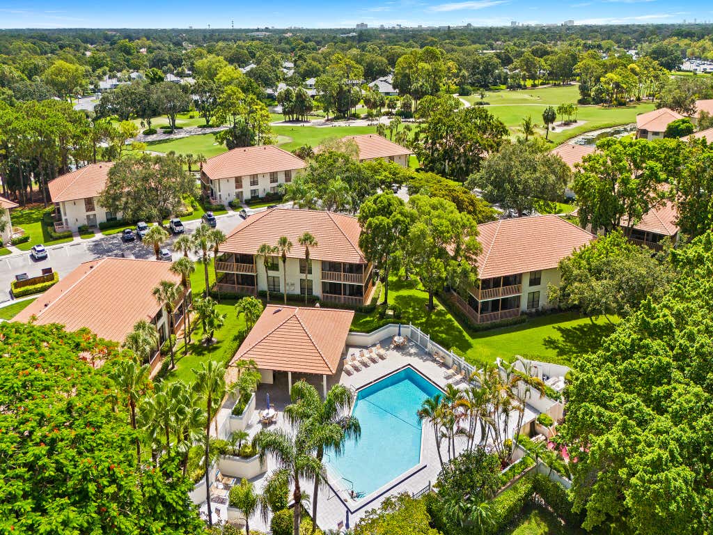 Photo of 218 Brackenwood Terrace, Palm Beach Gardens, FL 33418 (MLS # B26050661)