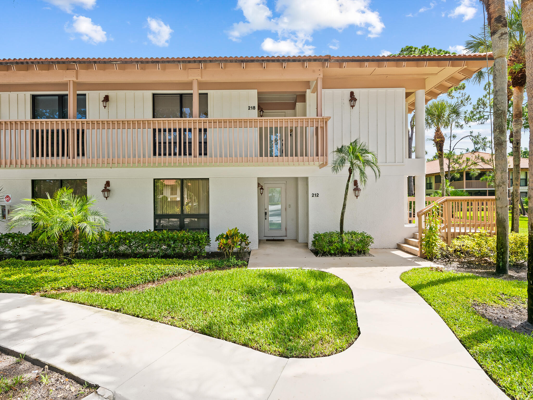 218 Brackenwood Terrace