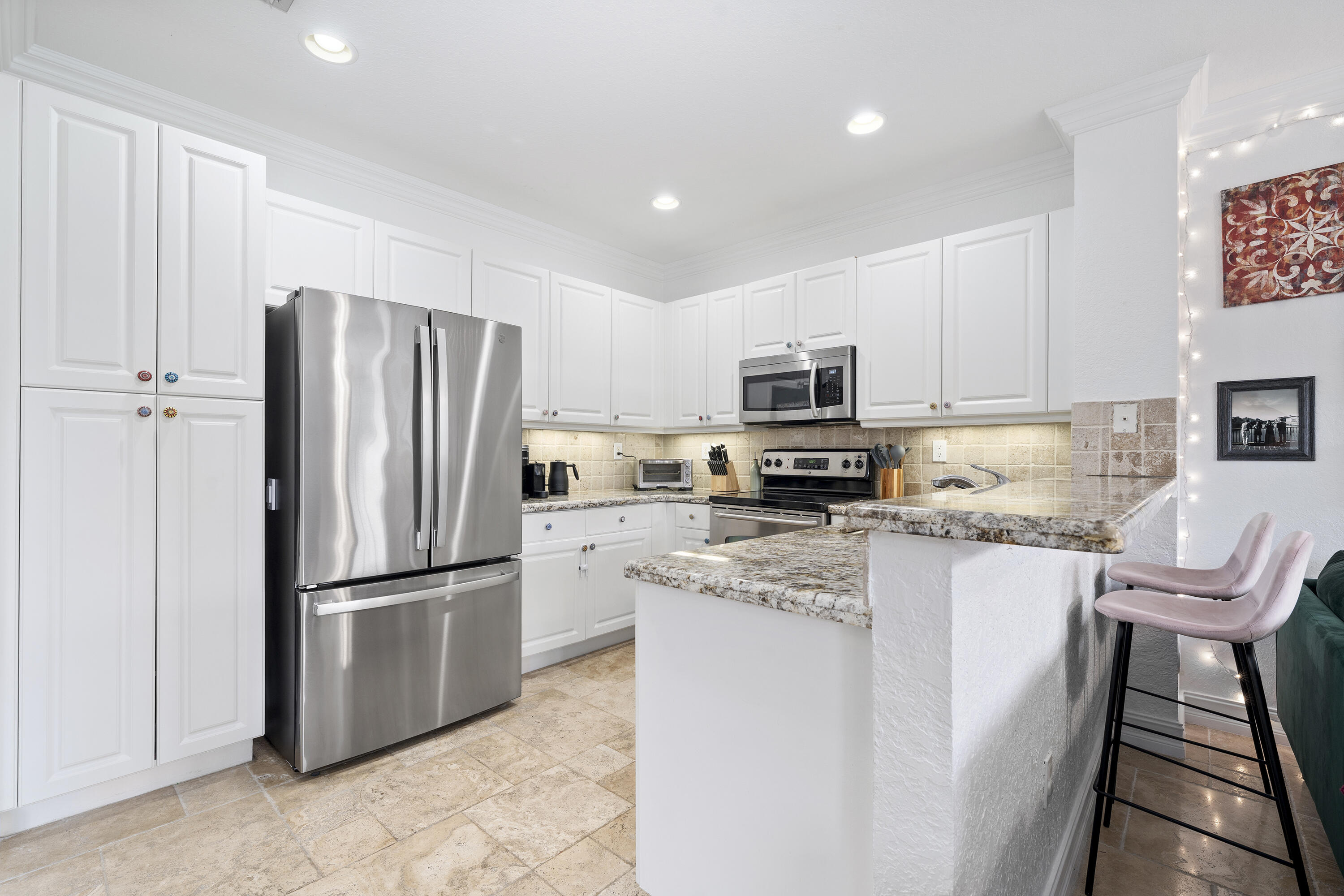 VILLAGE AT SWINTON SQUARE CONDO - Residential