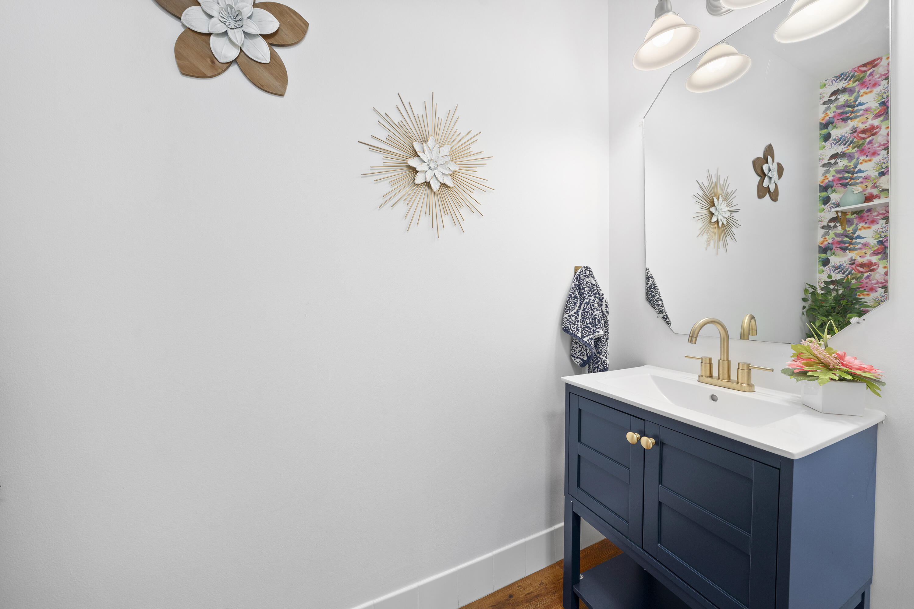 VILLAGE AT SWINTON SQUARE CONDO - Residential