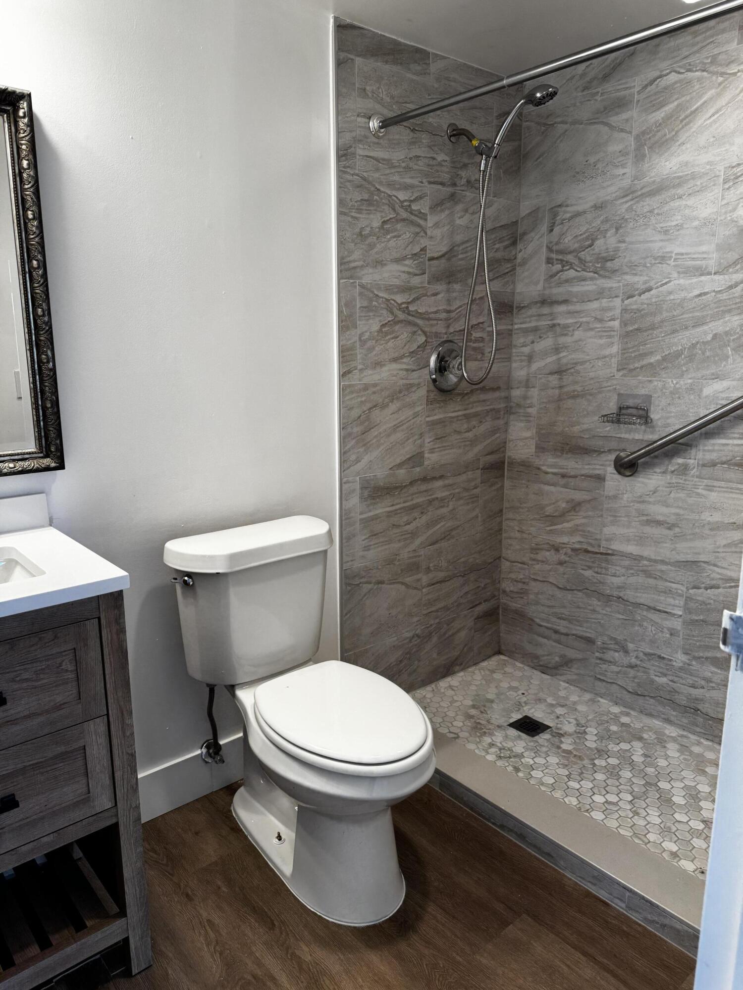 KINGS POINT SAXONY CONDOS - Residential Lease