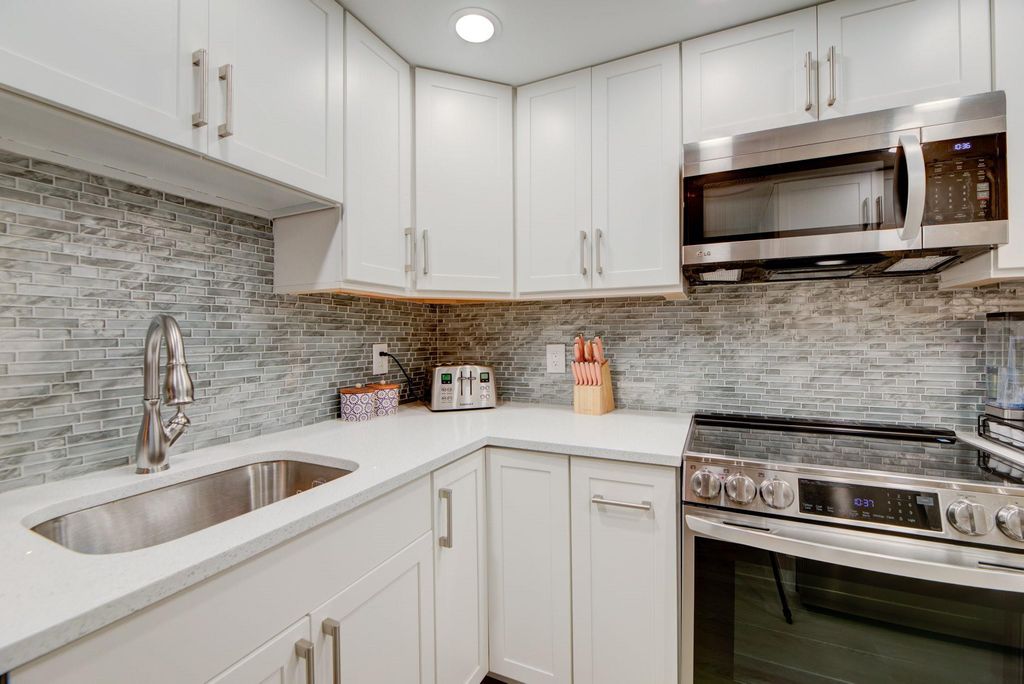 Photo of 305 N Pompano Beach Boulevard #308, Pompano Beach, FL 33062 (MLS # F10555363)