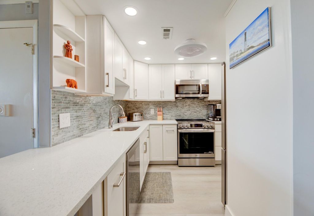 Photo of 305 N Pompano Beach Boulevard #308, Pompano Beach, FL 33062 (MLS # F10555363)