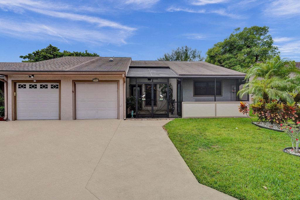 Photo of 96 Mayfair Lane, Boynton Beach, FL 33426 (MLS # R11113365)