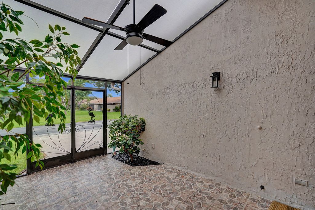 Photo of 96 Mayfair Lane, Boynton Beach, FL 33426 (MLS # R11113365)