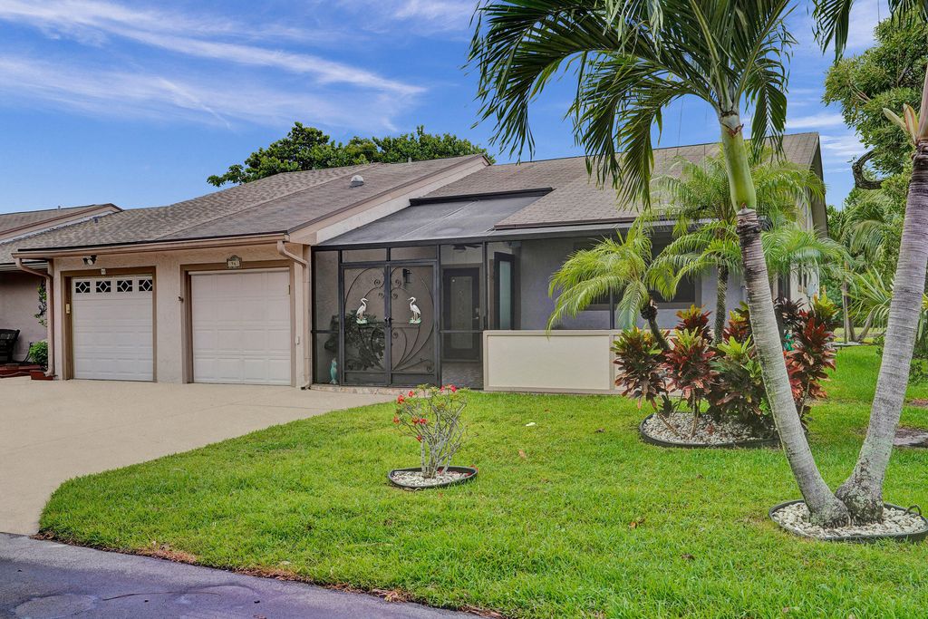 Photo of 96 Mayfair Lane, Boynton Beach, FL 33426 (MLS # R11113365)