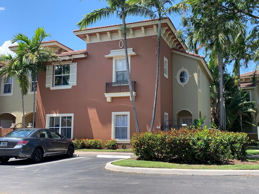 Photo of 247 Lake Monterey Circle, Boynton Beach, FL 33426 (MLS # R10800289)