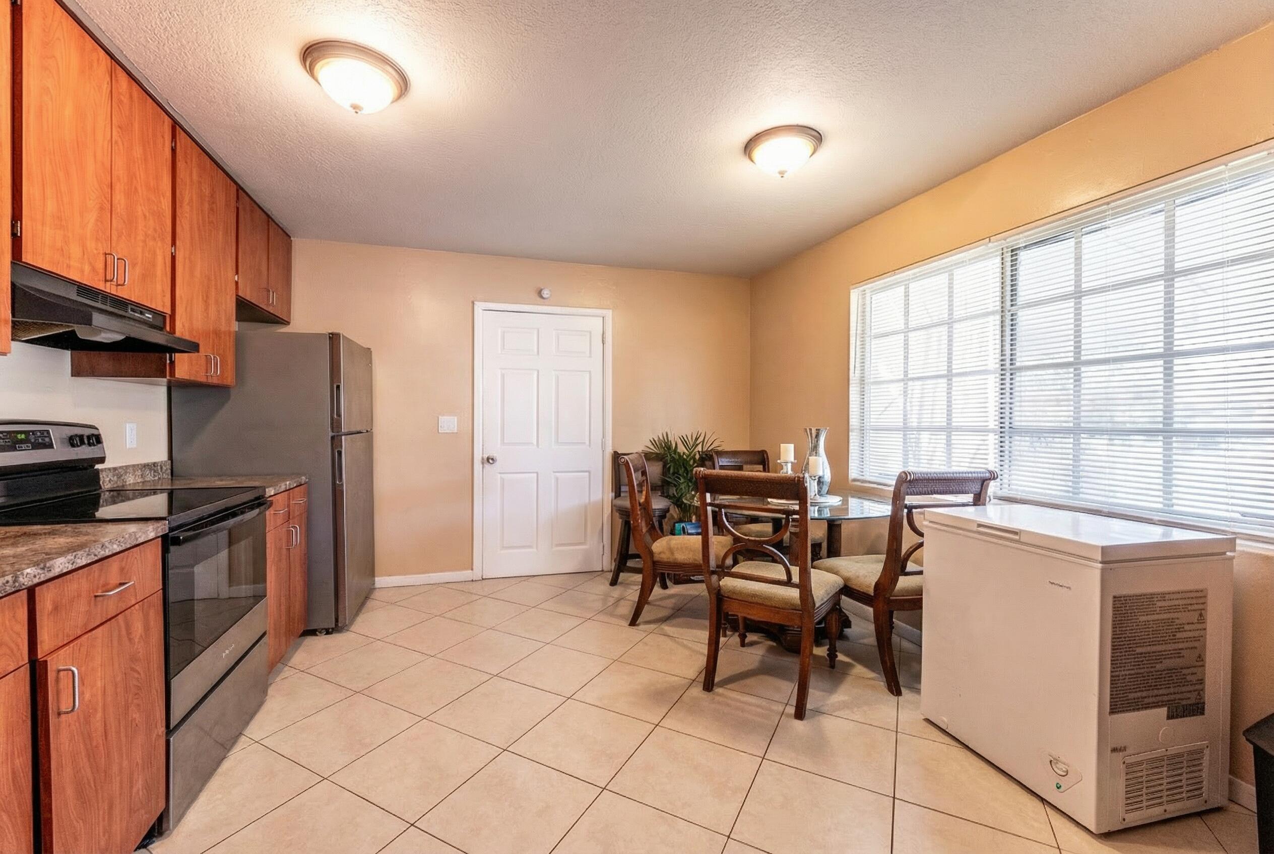 B AND G HOMES - Residential