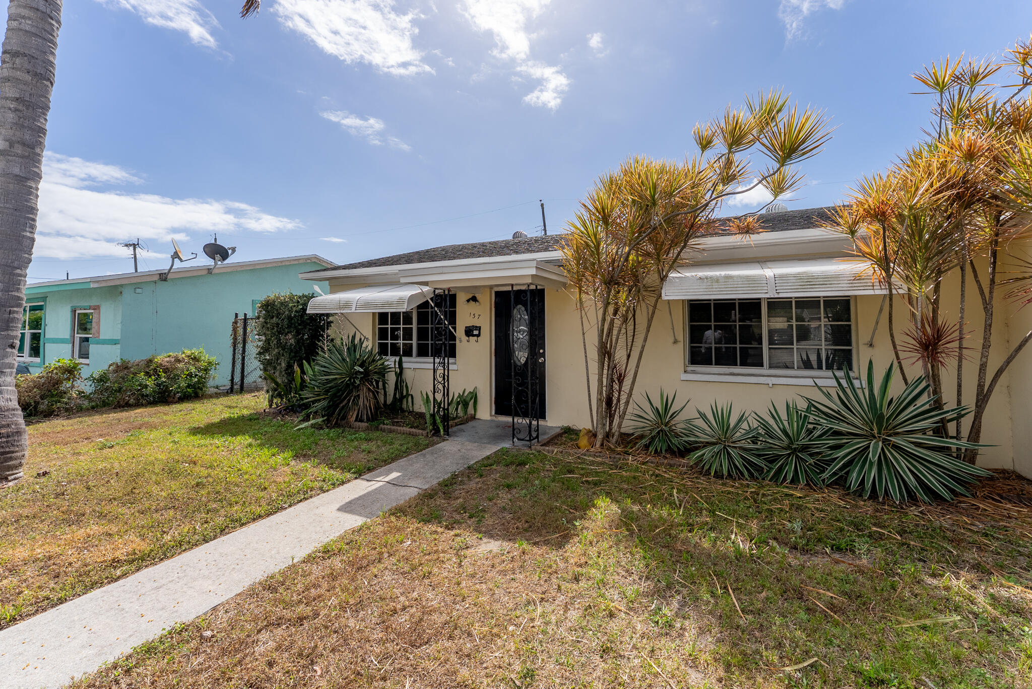 B AND G HOMES - Residential