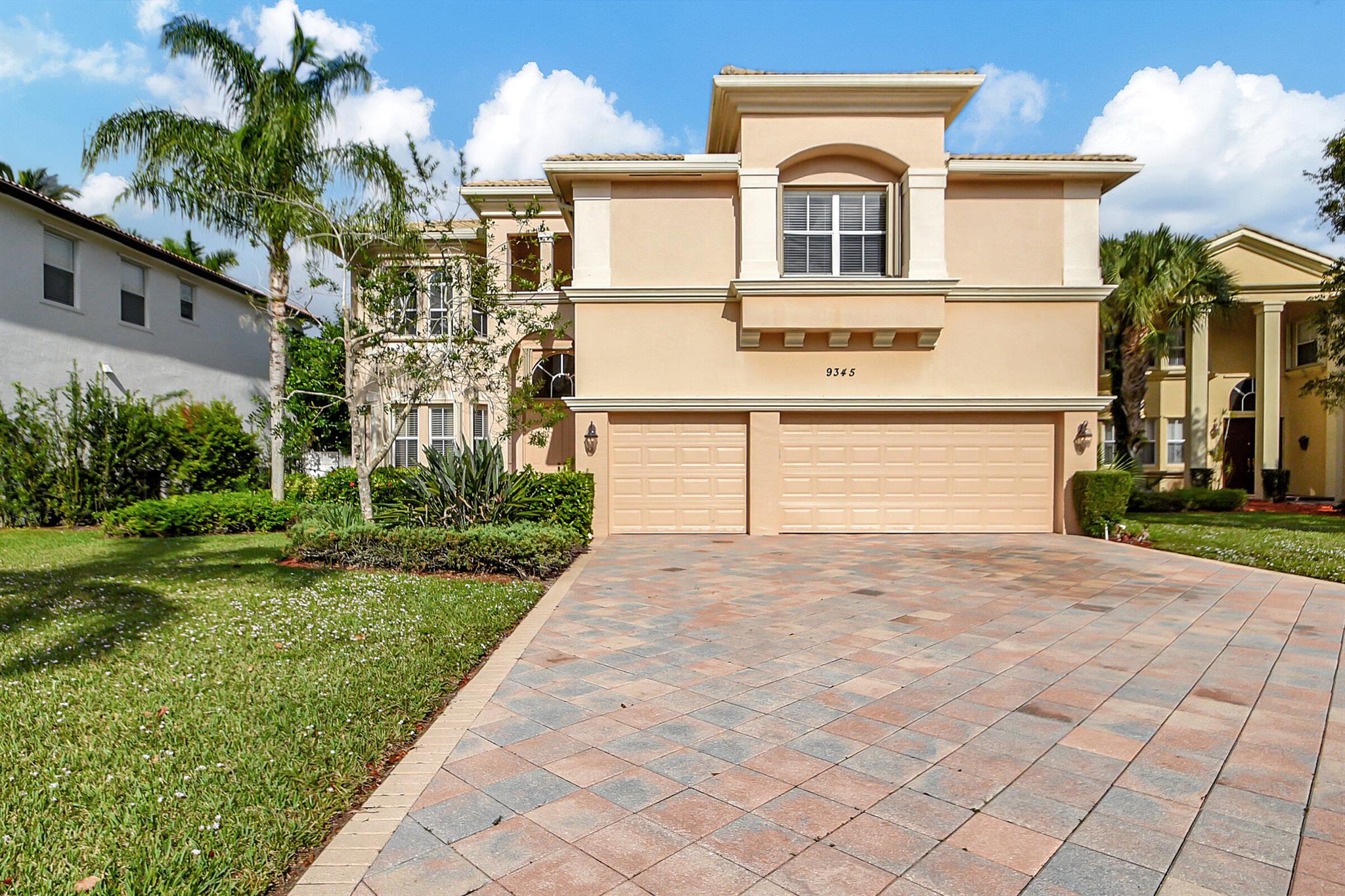 BEAUTIFUL LAKEFRONT FENCED SIENA GRANDE ON CUL-DE-SAC. WIDE DECORATIVE DRIVEWAY WITH 3 CAR GARAGE, 5 BEDROOMS (1 LARGE ROOM DOWNSTAIRS WITH FULL BATH DOWN & 1 AS SITTING/OFFICE/EXERCISE/NURSERY OFF PRIMARY) AND 4+ FULL BATHS, FRENCH TRAVERTINE FLOORING THROUGHOUT MAIN LEVEL & WOOD FLOORING FOR THE ENTIRE UPPER LEVERL. GOURMET KITCHEN WITH STAINLESS REFRIGERATOR, HAS DROP IN STOVE, DOUBLE OVEN, LARGE ISLAND, GRANITE COUNTERS, MOSAIC BACKSPLASH PLUS WALK-IN PANTRY. FORMAL DINING & ENTRY WITH ELEGANT CHANDELIERS. FRENCH DOORS TO REAR YARD & LARGE COVERED LAKEFRONT PATIO, SPACIOUS ROOMS!! NEWER WASHER & DRYER, CENTRAL VAC & INTERCOM, PRIMARY HIS & HERS BATHROOMS CONNECTED BY WALK THRU SHOWER INCLUDING A WALL OF ESPRESSO CABINETRY BETWEEN. JACUZZI TUB & SEATING SECTION IN LADIES........