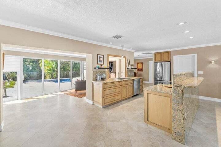 653 NW 10th Court