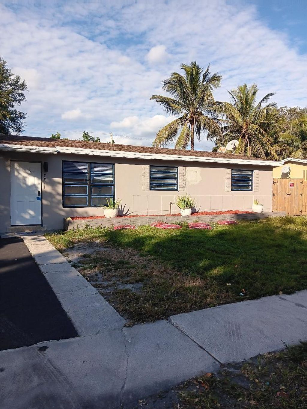 Photo of 7971 NW 30th Street, Davie, FL 33024 (MLS # F10484211)