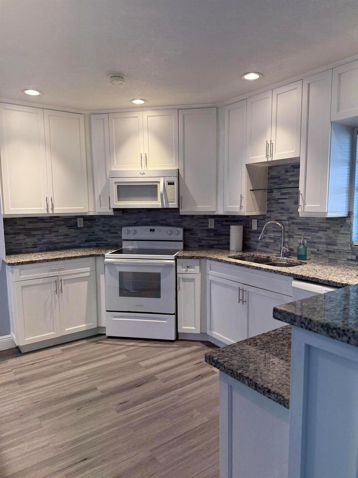 GREENWAY VILLAGE NORTH CO - Residential Lease