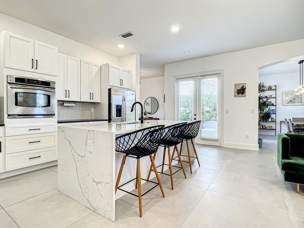 Photo of 835 Madison Court, Palm Beach Gardens, FL 33410 (MLS # R10935430)