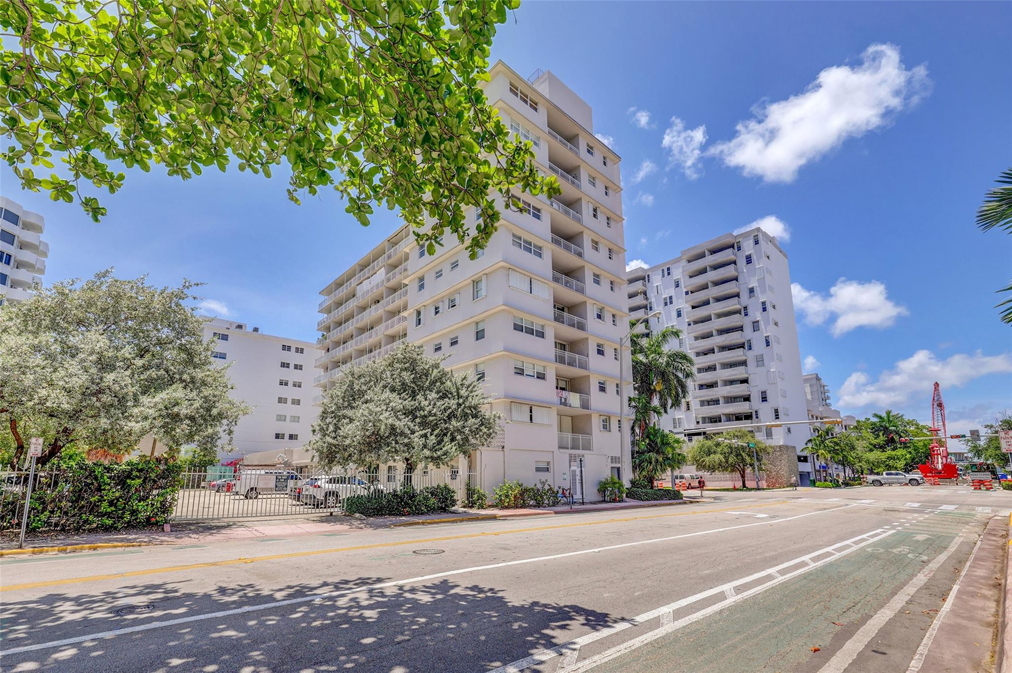 1300 Lincoln Rd D-804