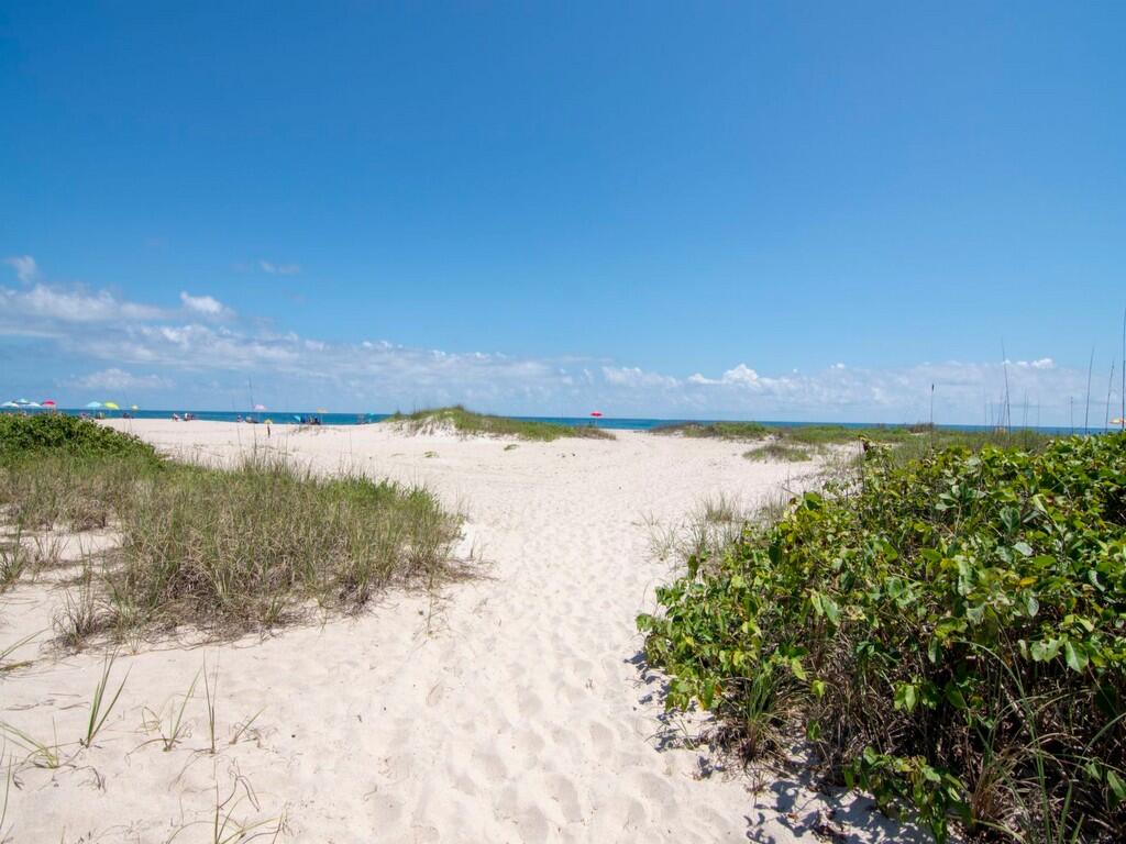 1616 SEA COVE CONDOMINIUM - Residential