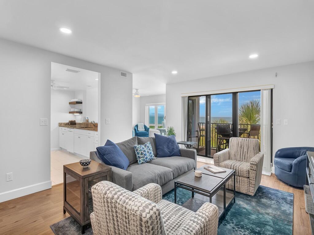 1616 SEA COVE CONDOMINIUM - Residential