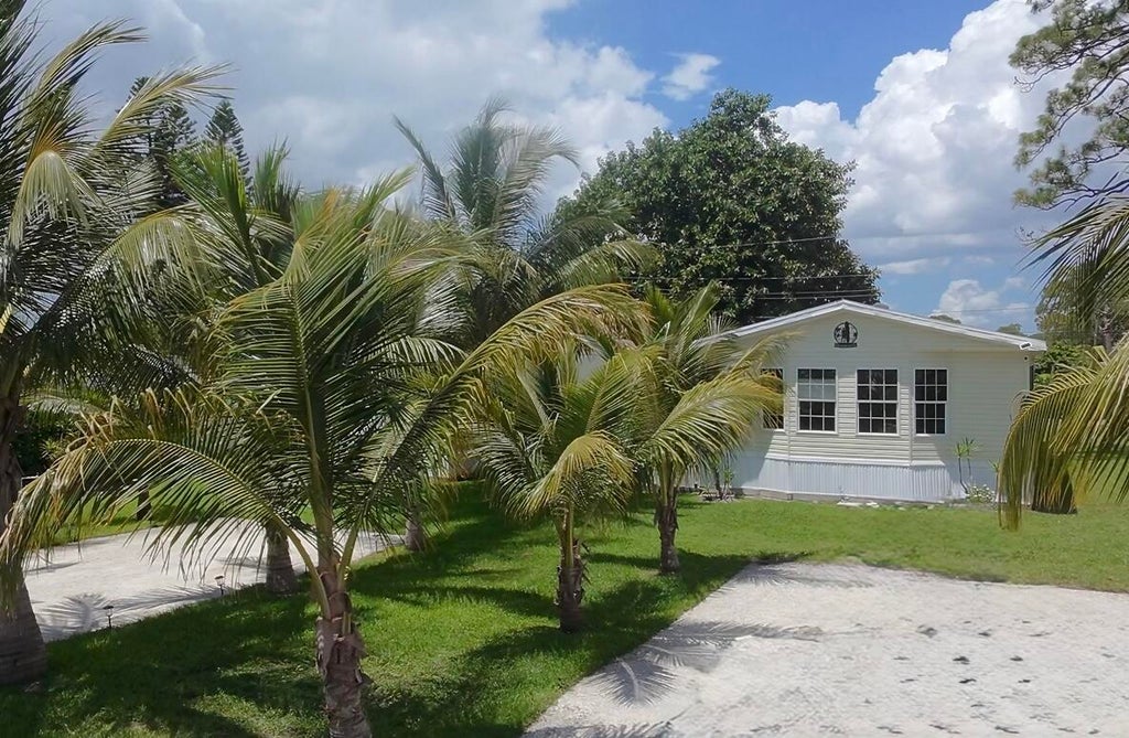 Photo of 5356 SE Horizon Avenue, Stuart, FL 34997 (MLS # R11100485)