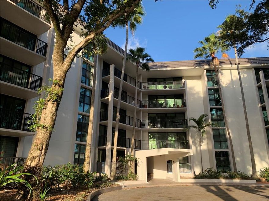 Make this Hidden Gem Island Community Your Home Today! This spacious top floor unit has lovely East City Skyline views across to North and South canal views of boats. Expansive open plan living-dining area has neutral tile floors and kitchen features light cabinetry with granite counters. Large carpeted Master bedroom has walk-in closet and en suite bathroom. Guest bedroom has sliding door to balcony views. Hurricane impact windows and concrete restoration completed as part of Major Maintenance project (MMP). River Reach amenities include: gym, 3 swimming pools, 2 tennis courts, libraries, pickleball and community center. Maint fee includes cable, Wifi, water, sewer, garbage, pest control service. Dockage available up to 50ft vessel/$38 per lin ft/year. Can Rent immediately.