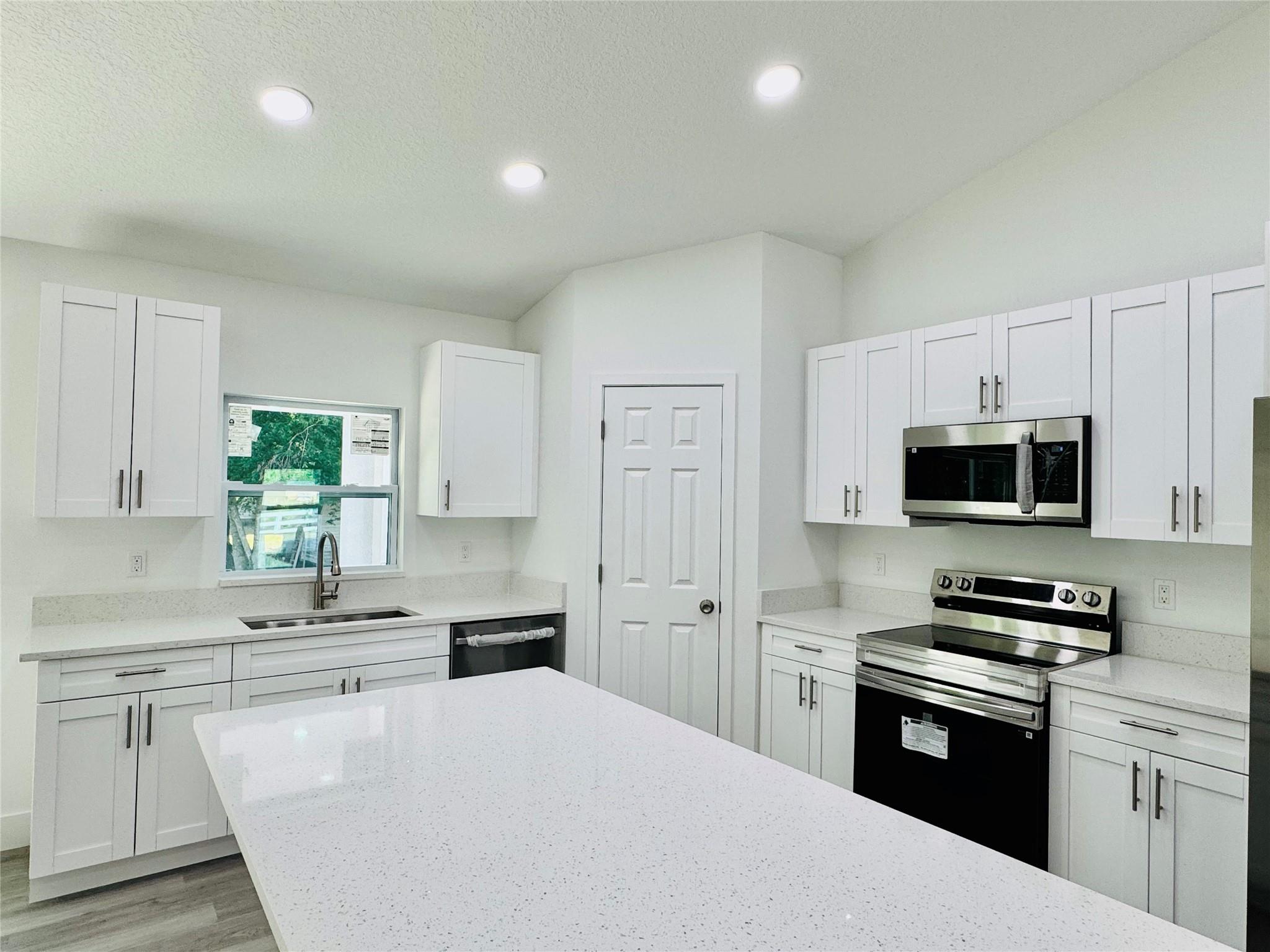 3260 NW 34th Ave