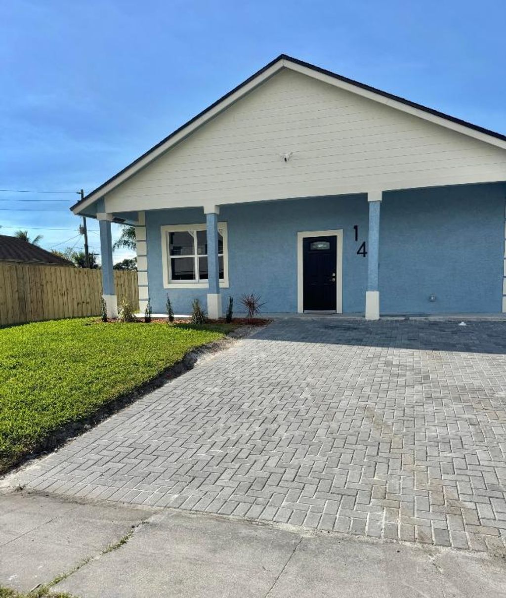 Photo of 140 SW 6th Avenue, South Bay, FL 33493 (MLS # R11151954)