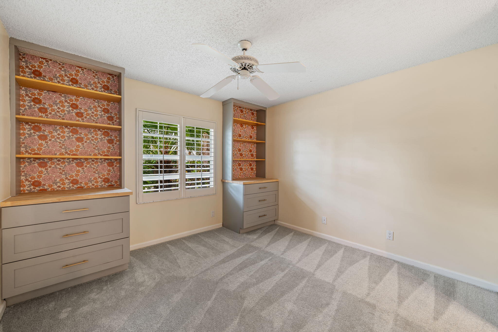 BREAKERS WEST | The Colony - Residential