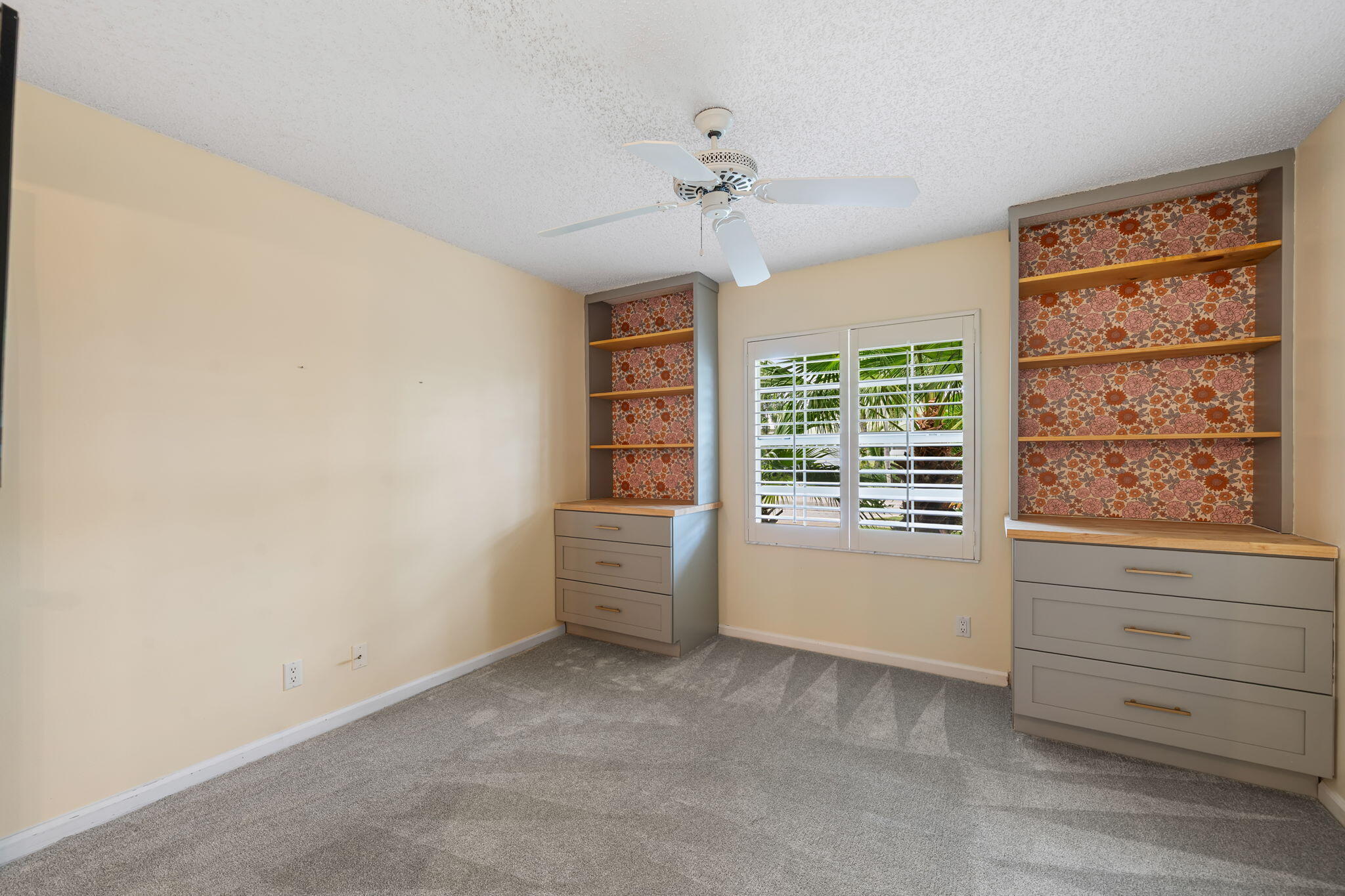 BREAKERS WEST | The Colony - Residential