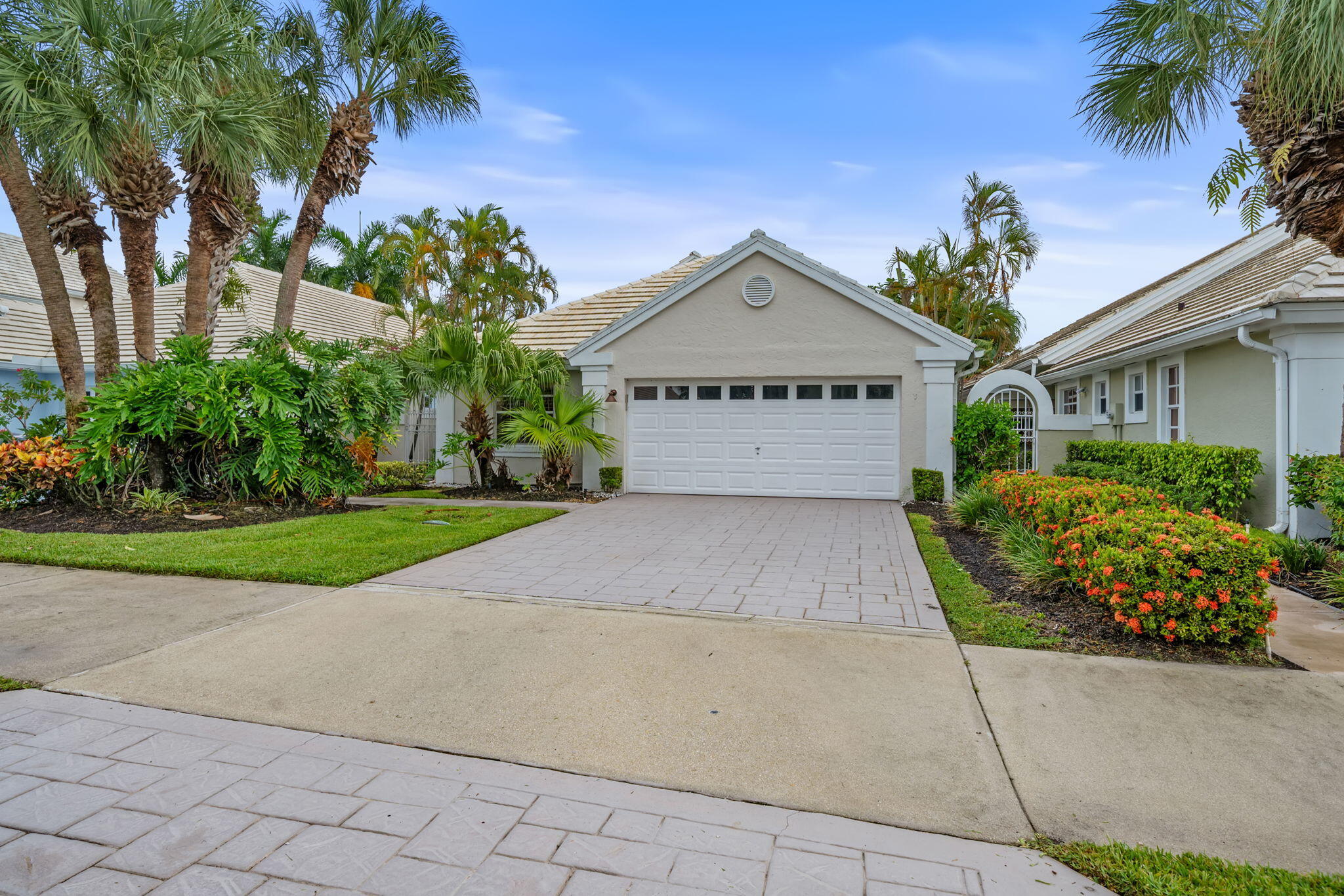 BREAKERS WEST | The Colony - Residential