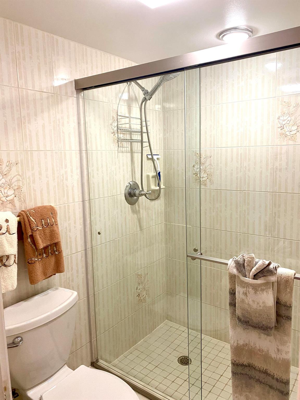 ATLANTIS III BY THE SEA, - Residential Lease