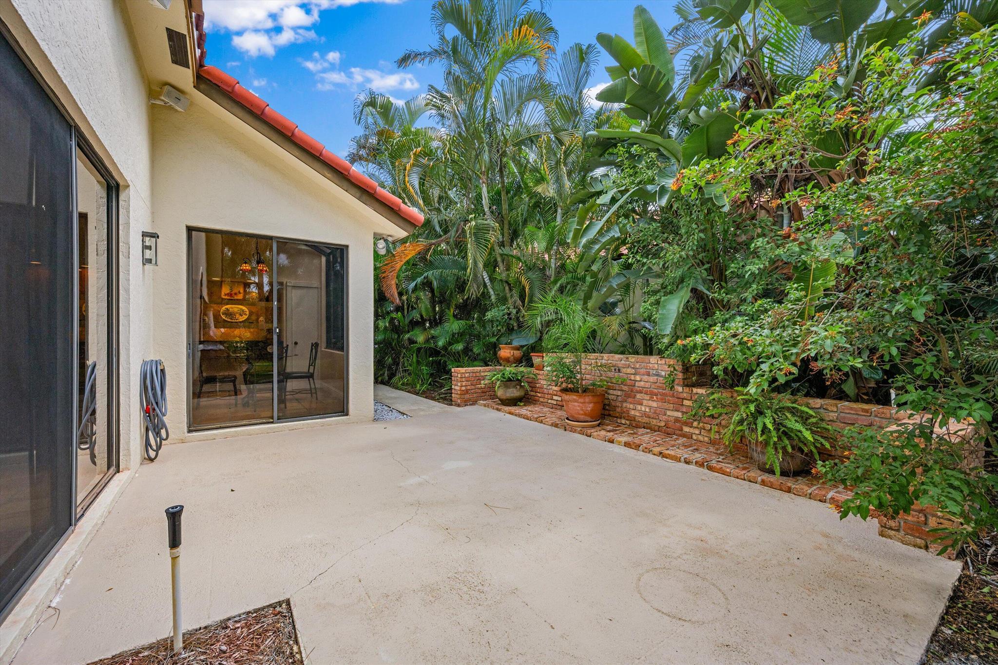 BREAKERS WEST - Residential