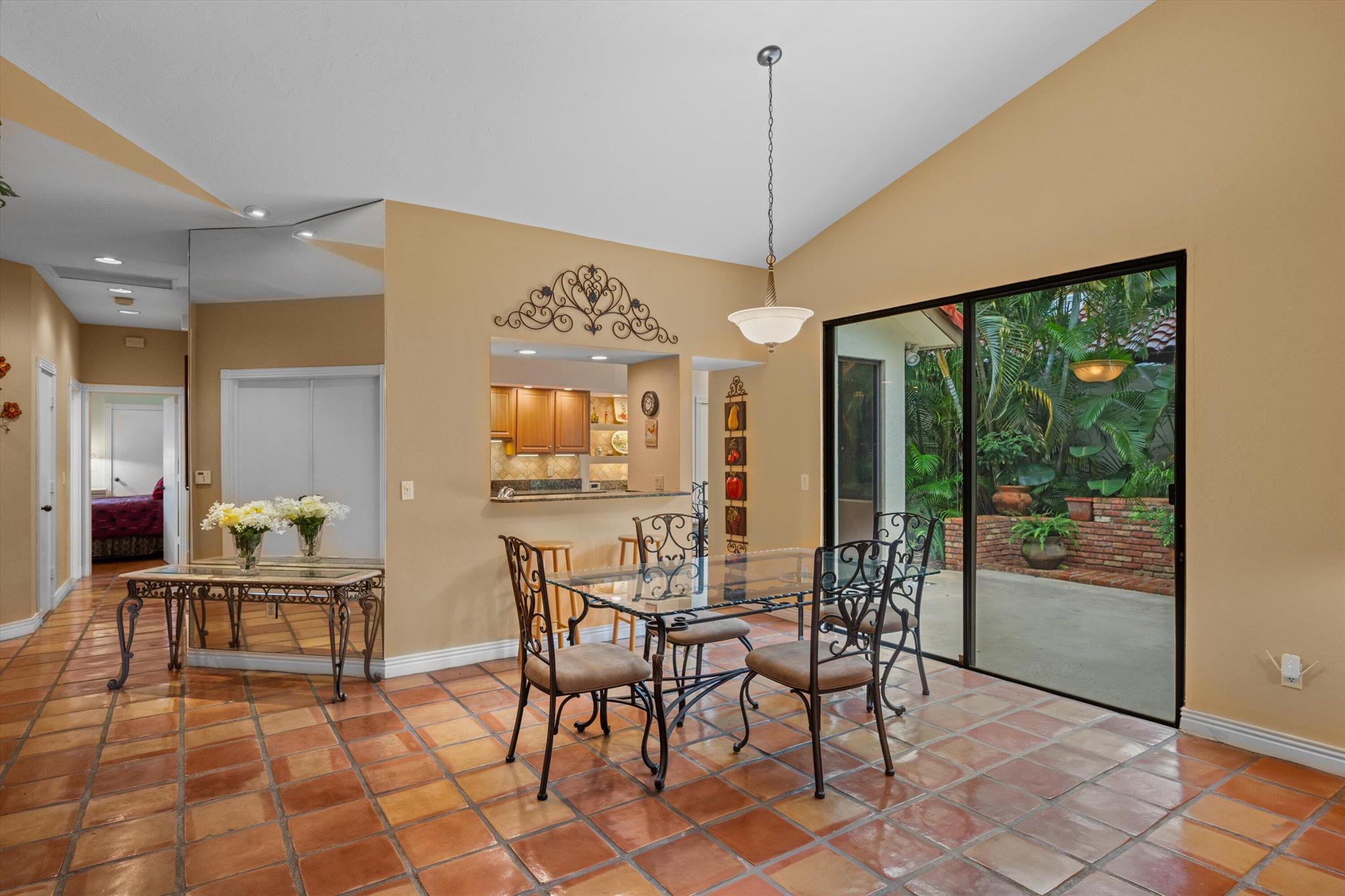 BREAKERS WEST - Residential