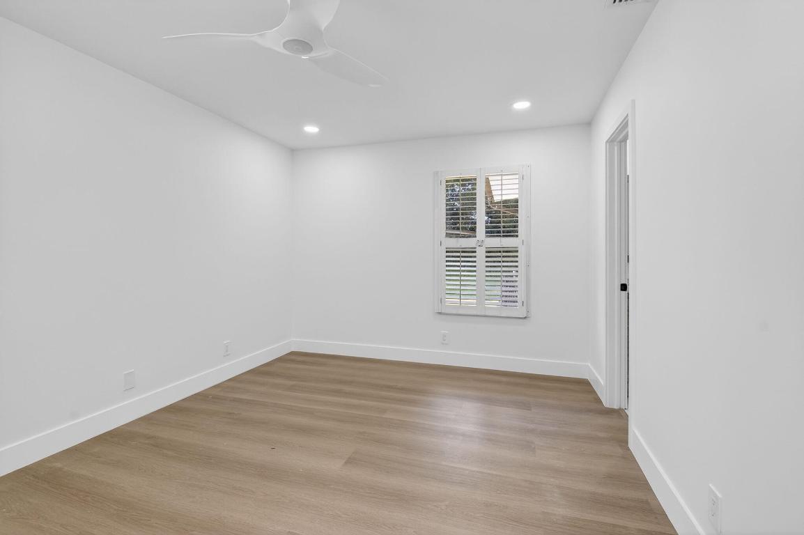 RAINBOW LAKES I - Residential Lease