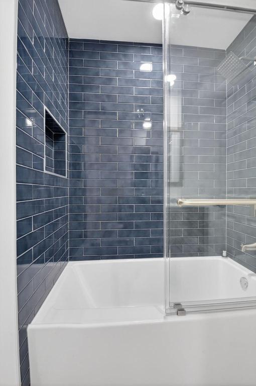 RAINBOW LAKES I - Residential Lease