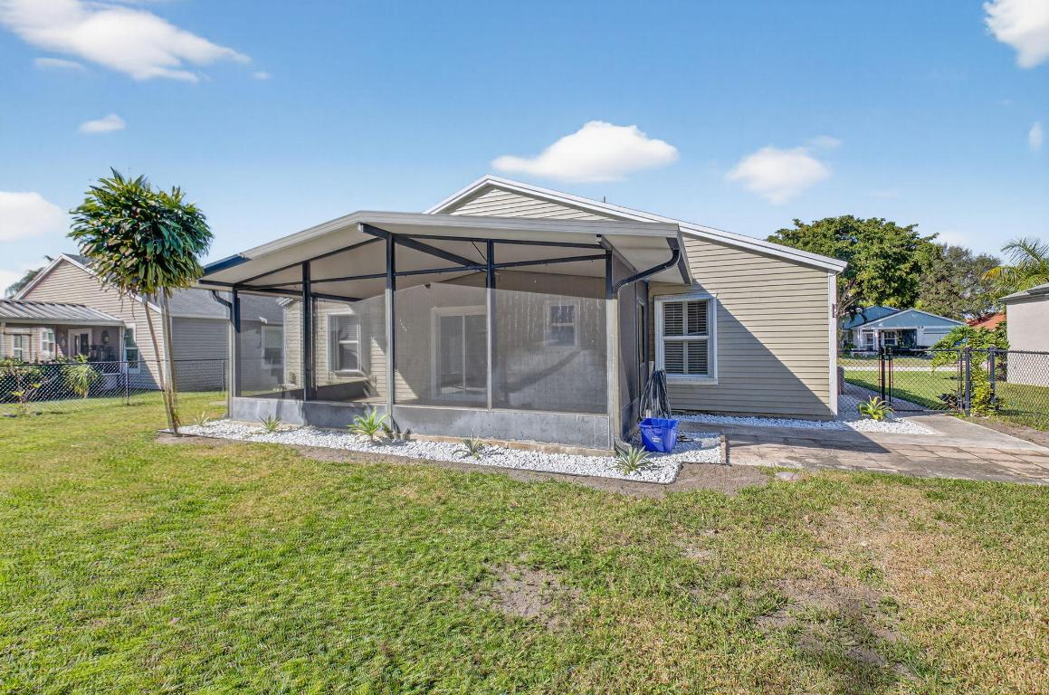 RAINBOW LAKES I - Residential Lease