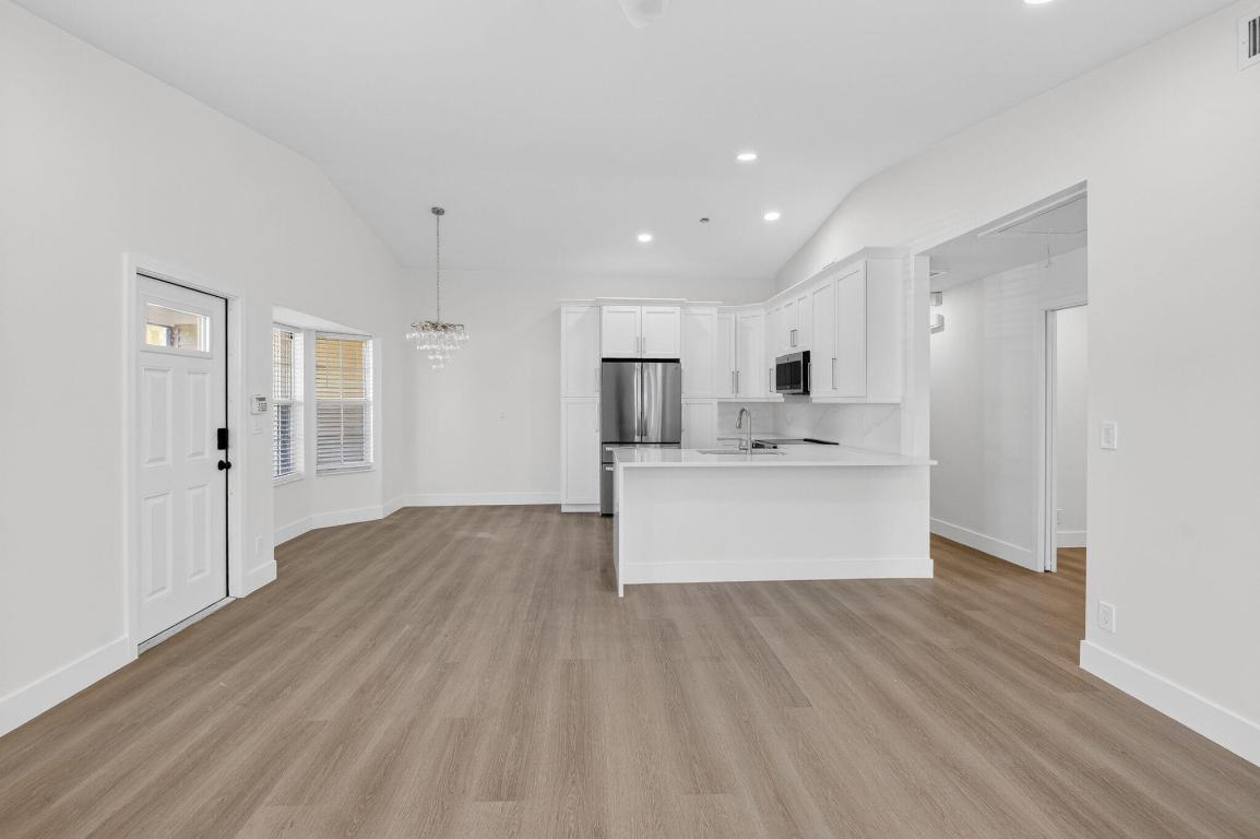 RAINBOW LAKES I - Residential Lease