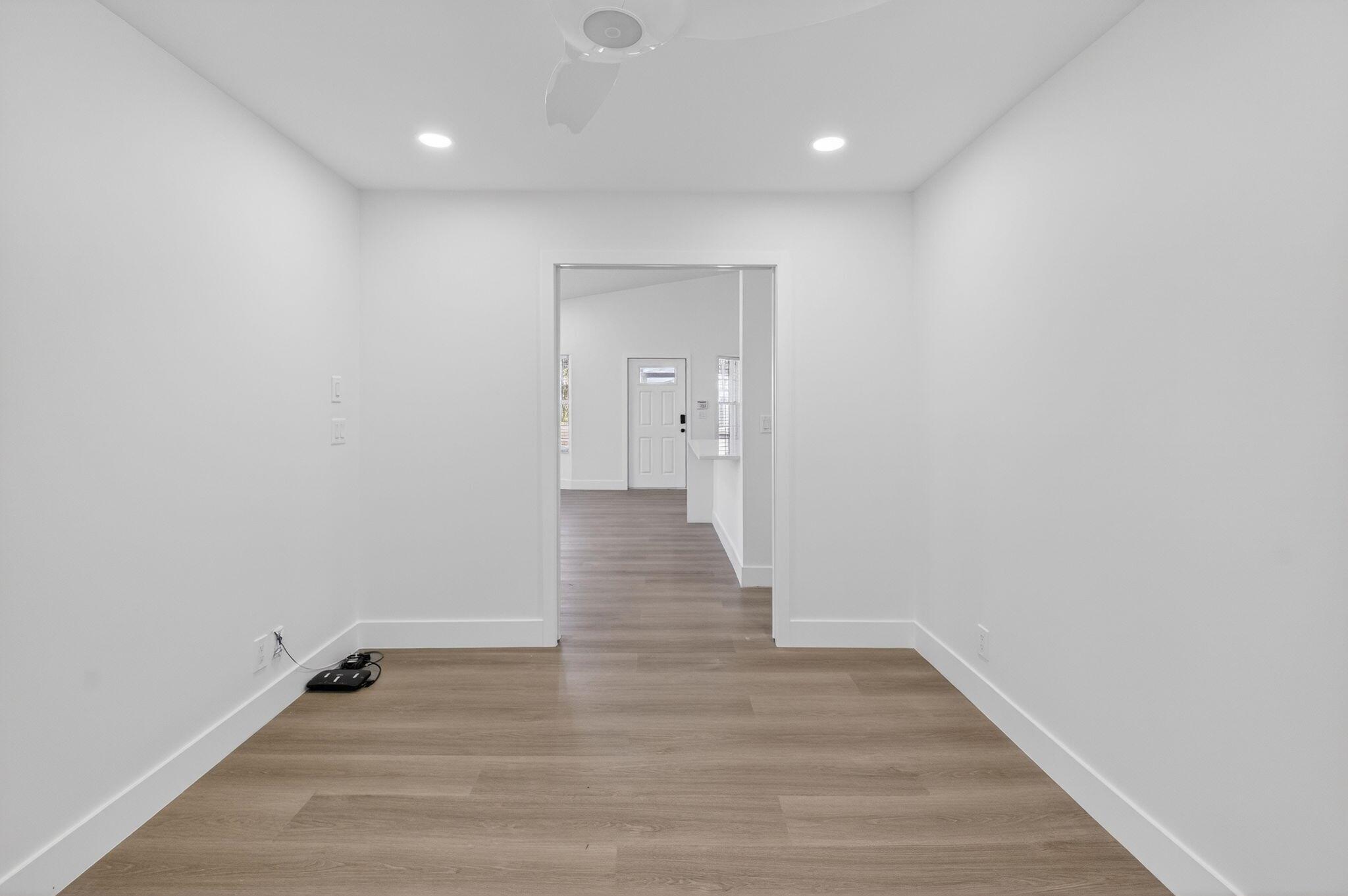 RAINBOW LAKES I - Residential Lease