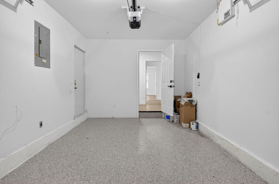 RAINBOW LAKES I - Residential Lease