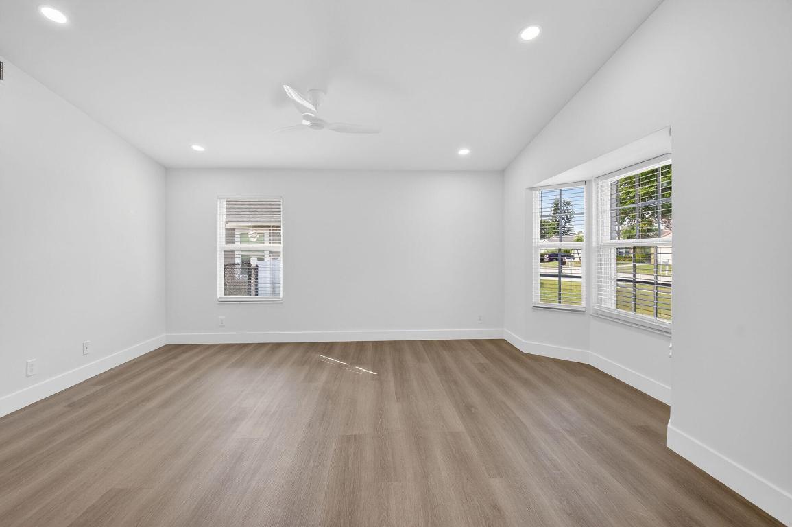 RAINBOW LAKES I - Residential Lease