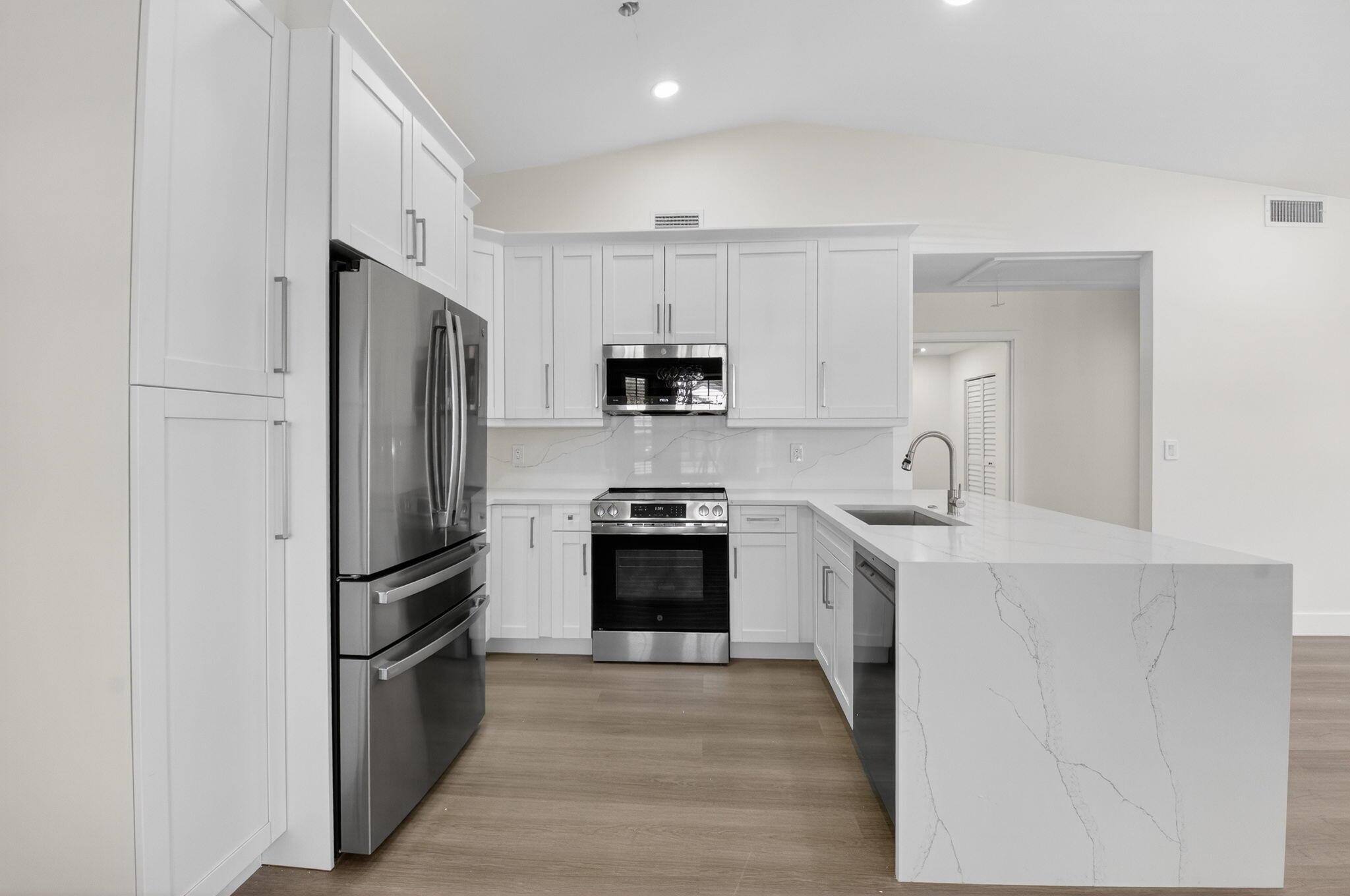 RAINBOW LAKES I - Residential Lease