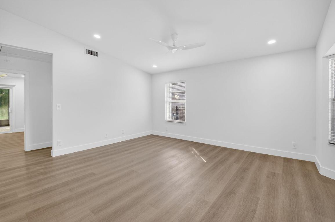 RAINBOW LAKES I - Residential Lease