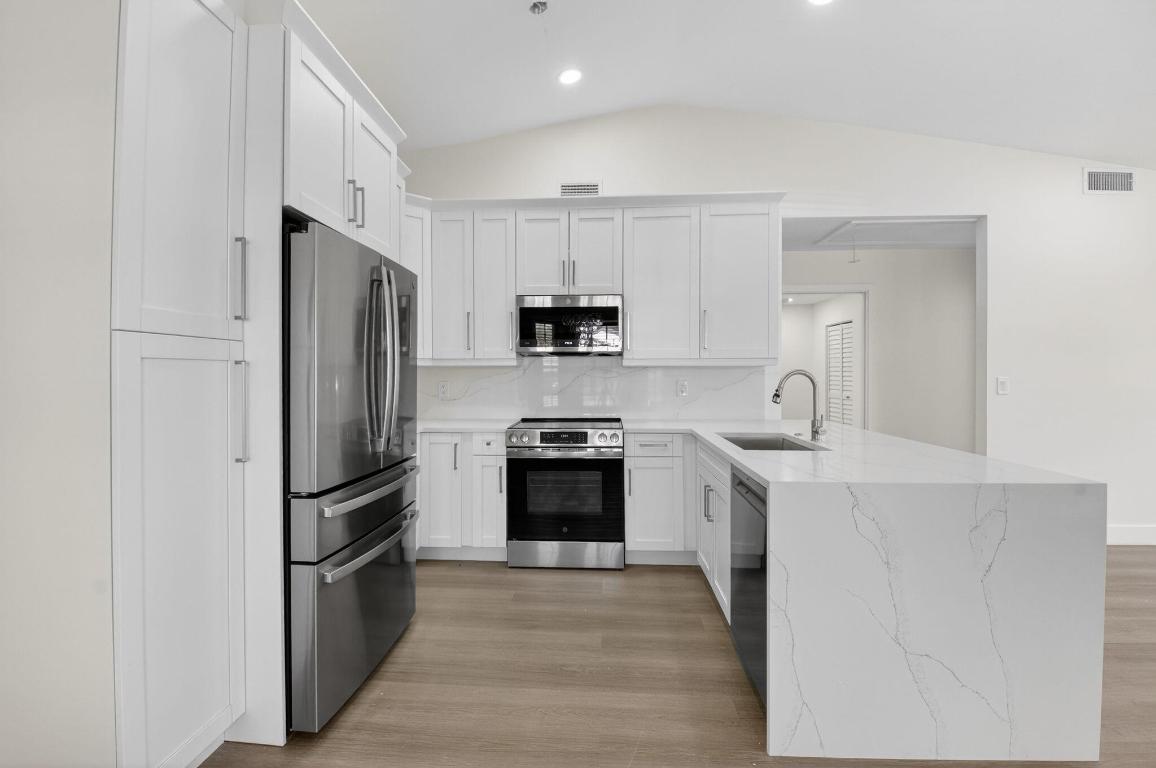 RAINBOW LAKES I - Residential Lease