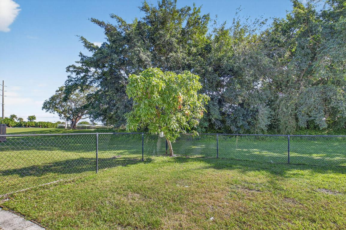 RAINBOW LAKES I - Residential Lease