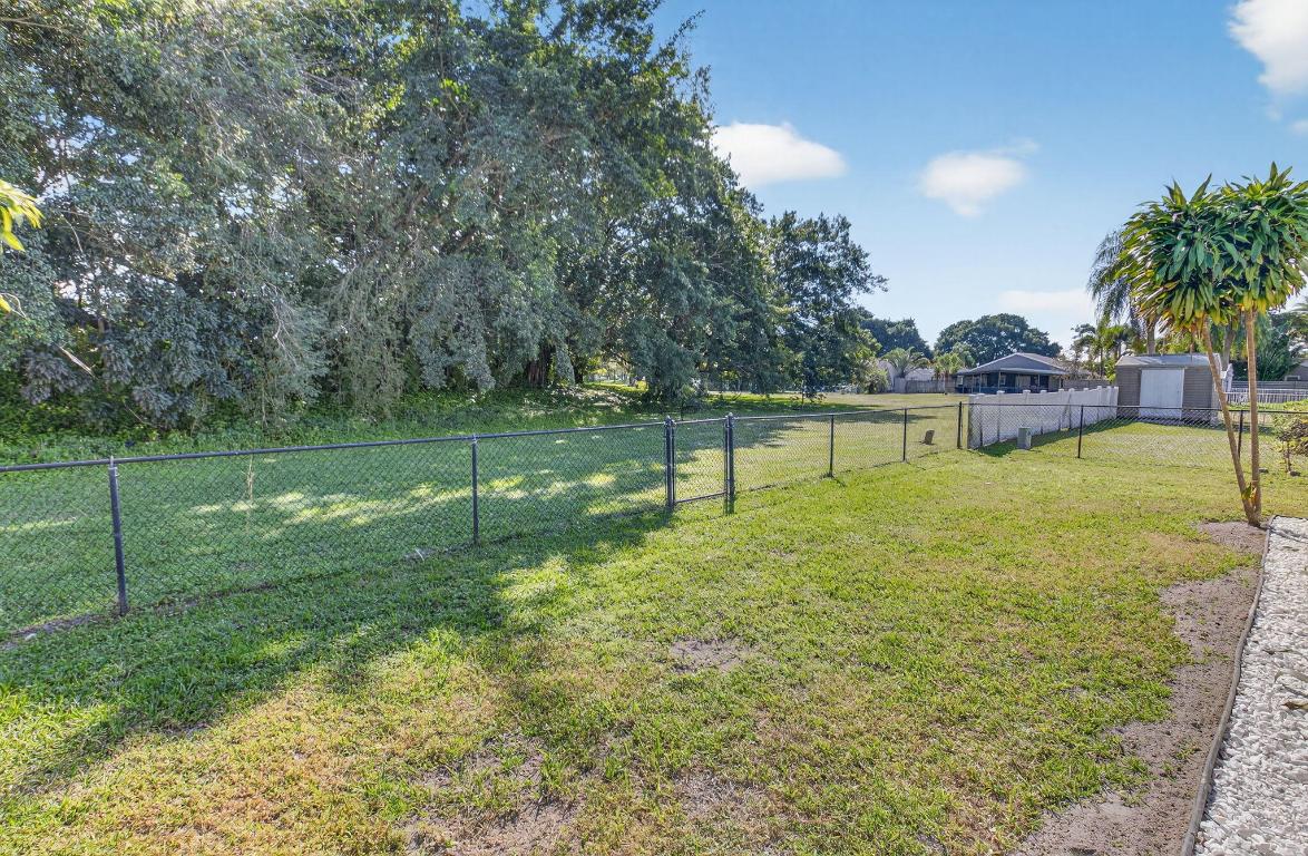 RAINBOW LAKES I - Residential Lease