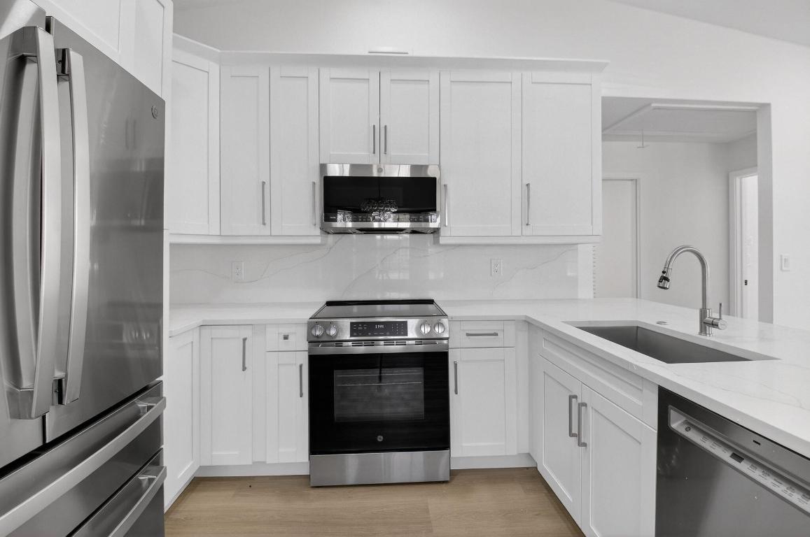 RAINBOW LAKES I - Residential Lease