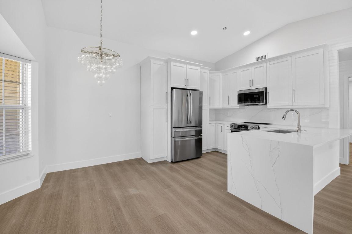 RAINBOW LAKES I - Residential Lease