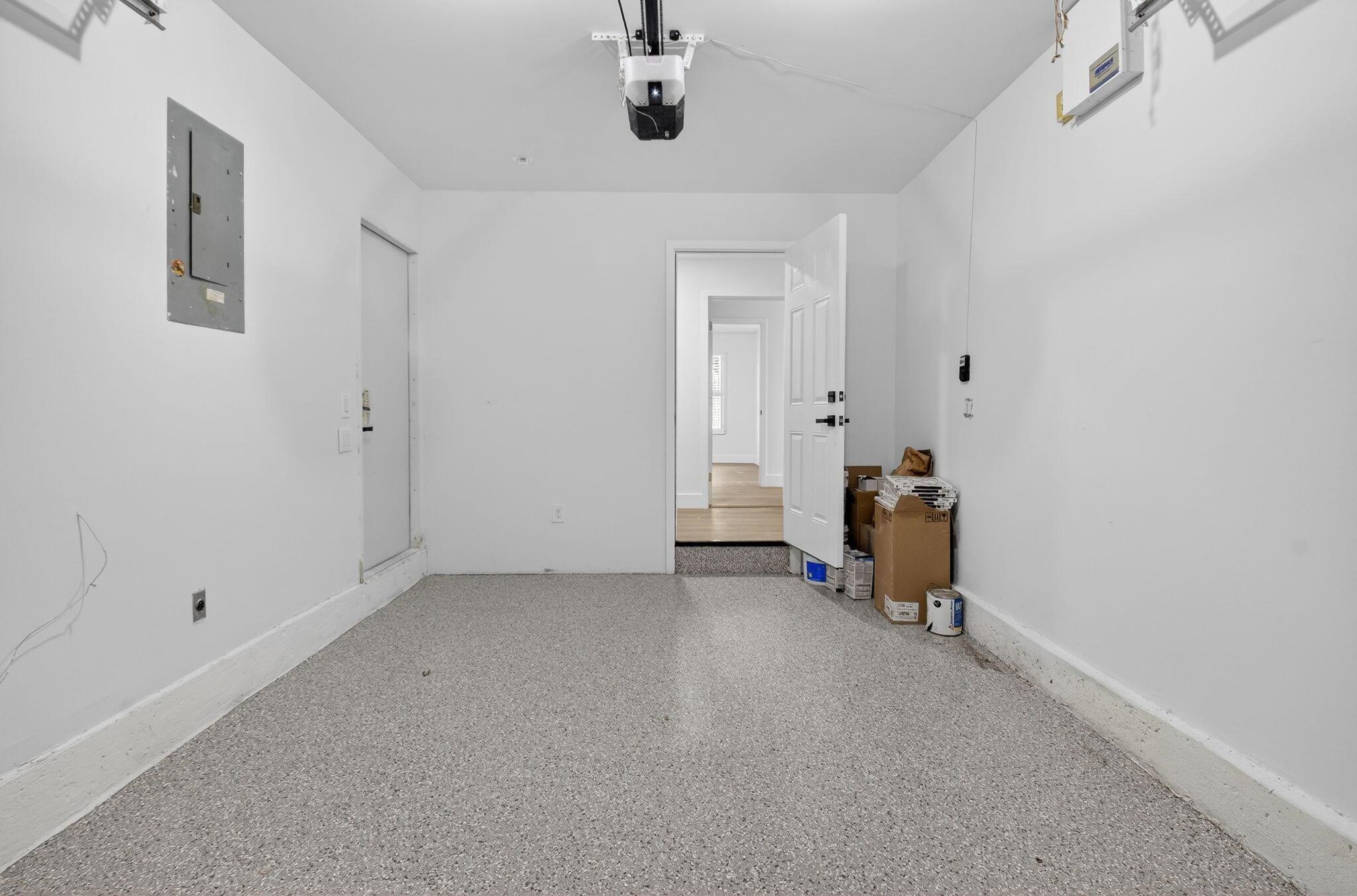 RAINBOW LAKES I - Residential Lease