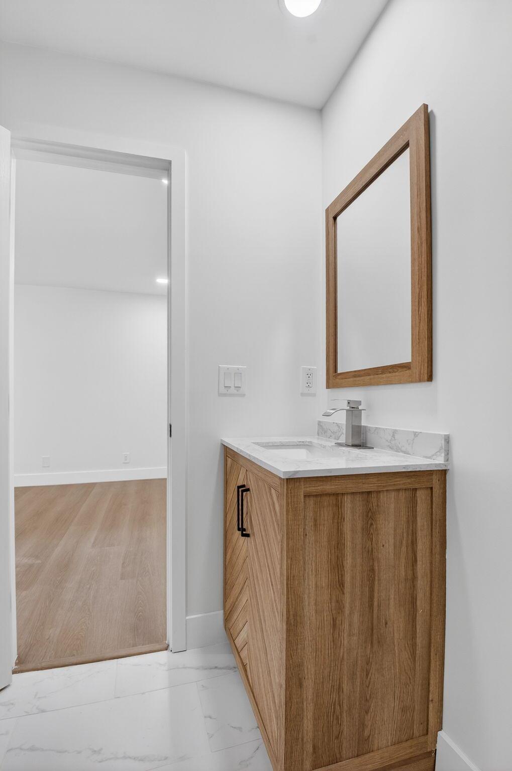 RAINBOW LAKES I - Residential Lease