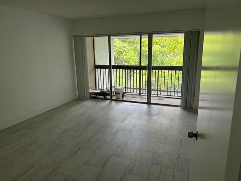 Tiny photo for 701 N Pine Island Road #304, Plantation, FL 33324 (MLS # B26018594)