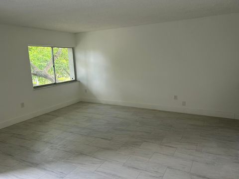Tiny photo for 701 N Pine Island Road #304, Plantation, FL 33324 (MLS # B26018594)