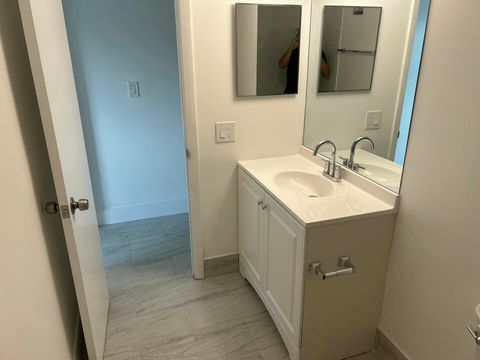 Tiny photo for 701 N Pine Island Road #304, Plantation, FL 33324 (MLS # B26018594)